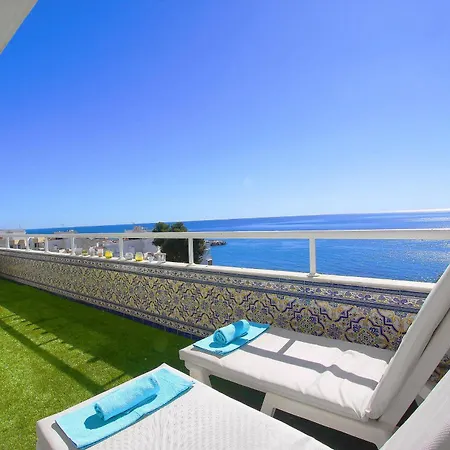 1149 Unique Beachfront Penthouse Center 400m2 Apartment